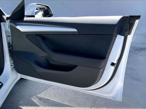 Used 2023 Tesla Model 3 Standard Range RWD image 28