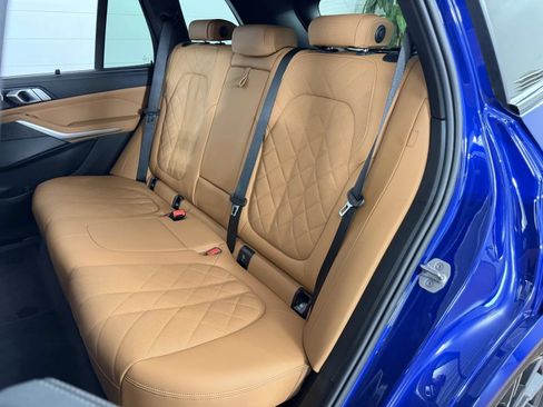 Used 2025 BMW X5 M60i AWD/4WD image 36