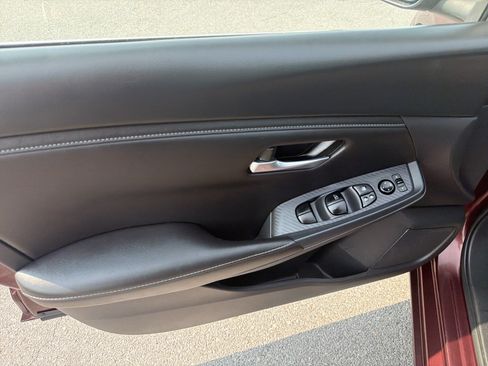 Used 2025 Nissan Sentra SV FWD image 20