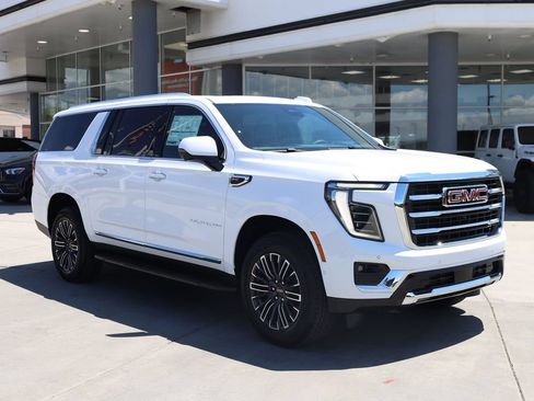New 2026 GMC Yukon XL Elevation w/ Elevation Premium Package AWD/4WD image 8