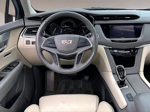 Used 2017 Cadillac XT5 Premium Luxury image 5