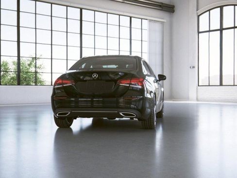 Certified 2022 Mercedes-Benz A 220 4MATIC image 36