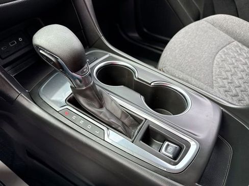 Used 2023 Chevrolet Equinox LT image 20