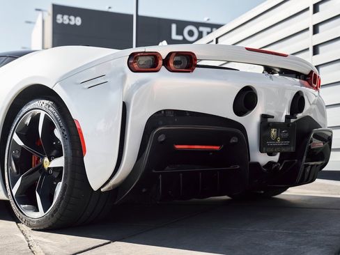 Used 2022 Ferrari SF90 Stradale image 16