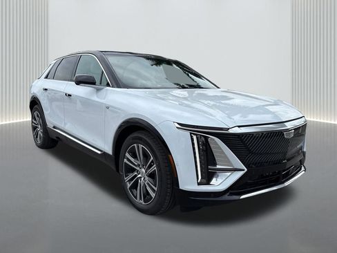 New 2026 Cadillac Lyriq Luxury image 3
