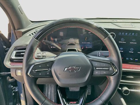 Used 2026 Chevrolet Traverse RS w/ LPO, Floor Liner Package FWD image 14