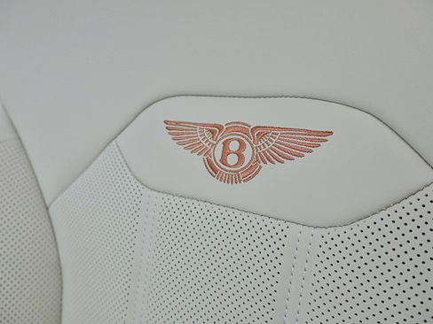 New 2025 Bentley Bentayga Extended Wheelbase image 29