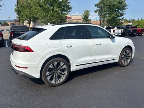Used 2025 Audi Q8 Premium AWD/4WD image 5