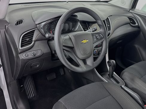 Used 2018 Chevrolet Trax LS AWD/4WD image 9