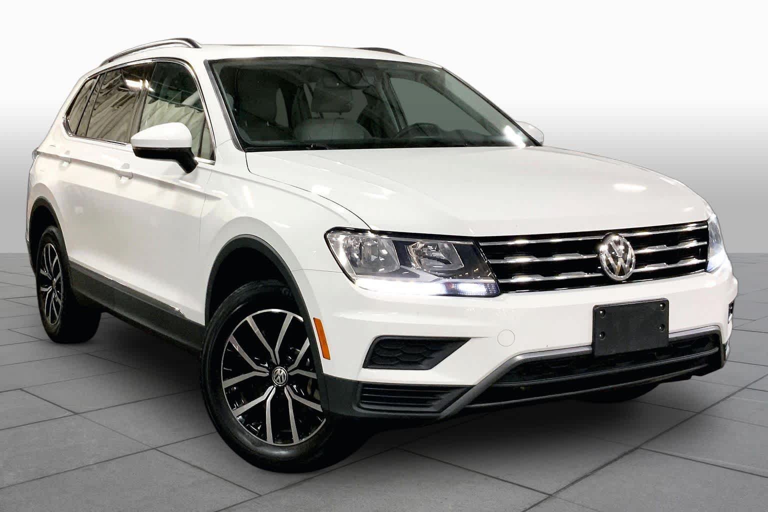 Used 2021 Volkswagen Tiguan SE w/ Panoramic Sunroof Package AWD/4WD image 3