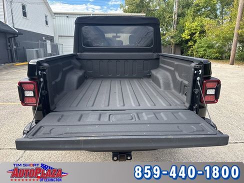 Used 2021 Jeep Gladiator Sport image 20