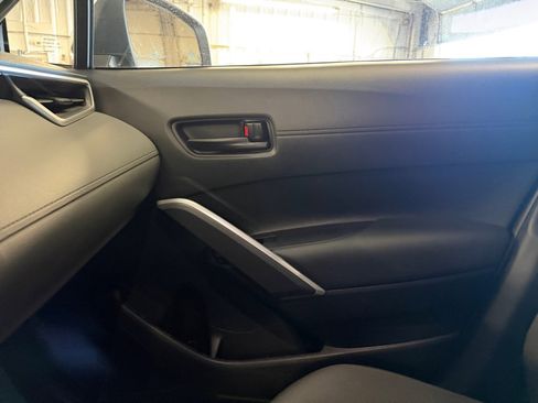 Used 2023 Toyota Corolla Cross LE image 35
