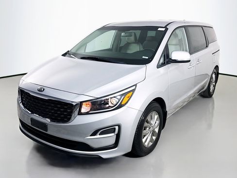 Used 2019 Kia Sedona LX image 4
