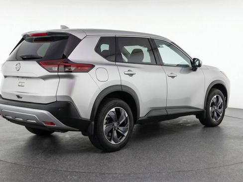 Used 2025 Nissan Rogue SV image 9