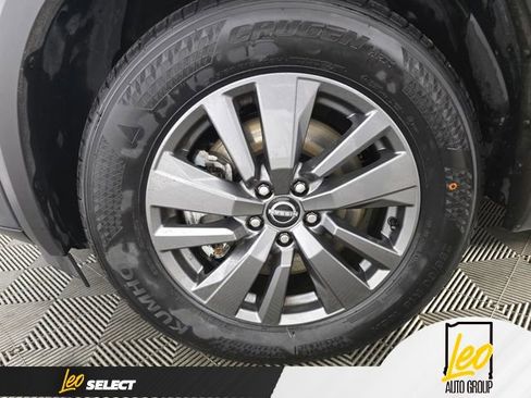 Used 2024 Nissan Pathfinder SV image 21