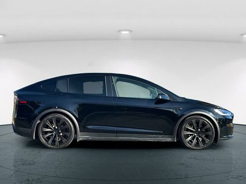 Used 2022 Tesla Model X image 8