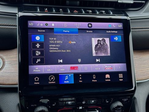 Used 2021 Jeep Grand Cherokee L Summit w/ Luxury Tech Group V image 11