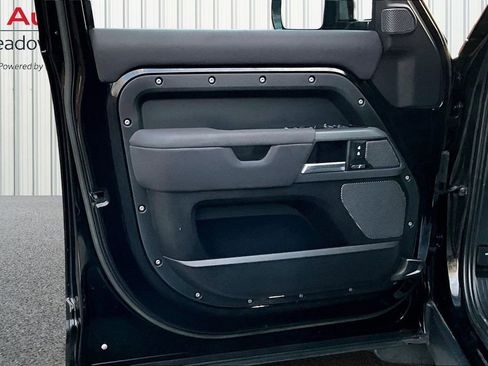 Used 2023 Land Rover Defender 110 X-Dynamic SE image 20