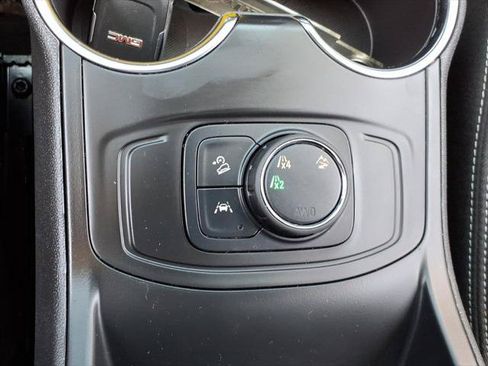 Used 2024 GMC Terrain SLE AWD/4WD image 19