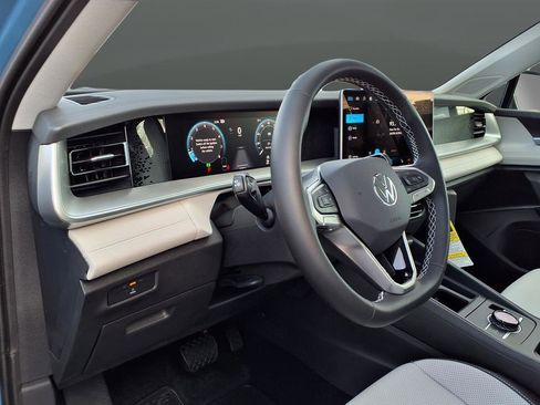 New 2026 Volkswagen Tiguan SE image 17