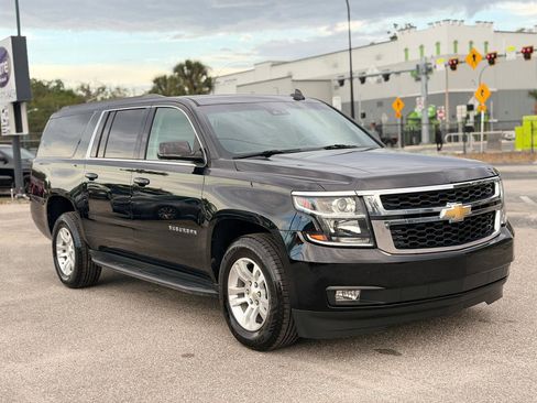 Used 2020 Chevrolet Suburban LT image 7