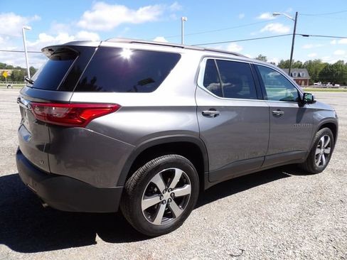 Used 2019 Chevrolet Traverse LT w/ LT Premium Package FWD image 5