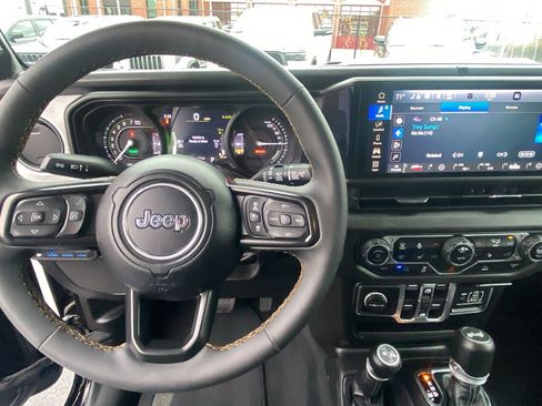 Used 2024 Jeep Wrangler Sport S w/ Convenience Group image 5