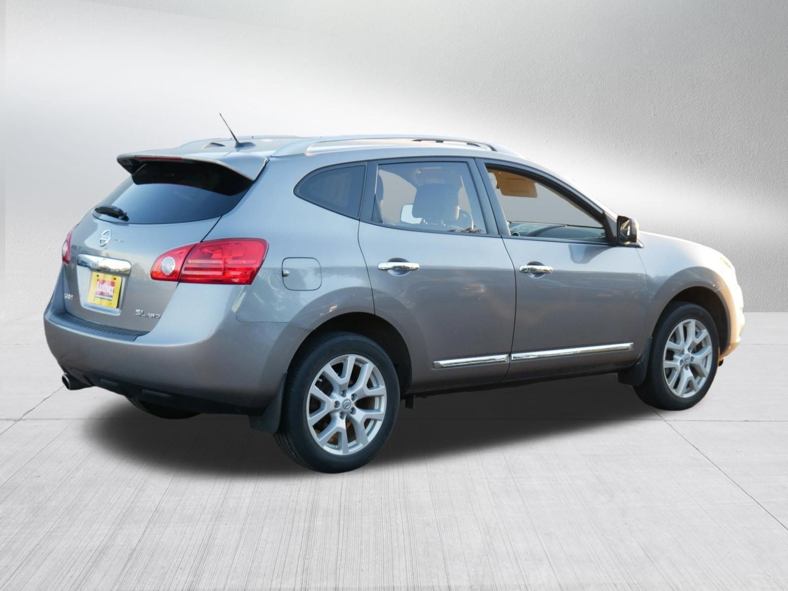 Used 2013 Nissan Rogue SL AWD/4WD image 6