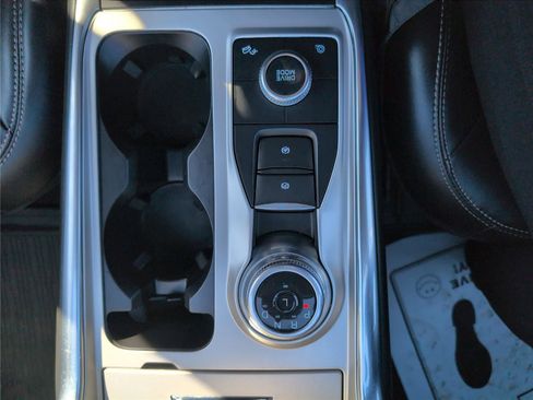 Used 2022 Ford Explorer XLT w/ Equipment Group 202A AWD/4WD image 29