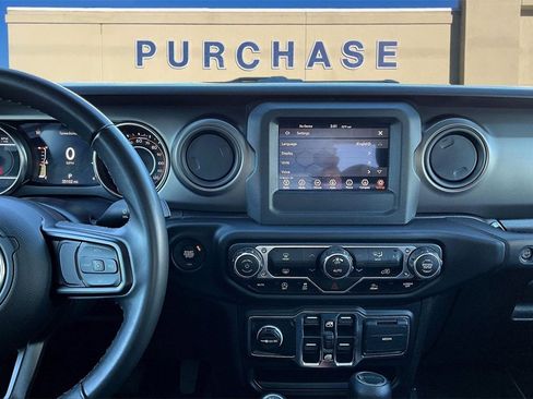 Used 2022 Jeep Gladiator Sport image 10