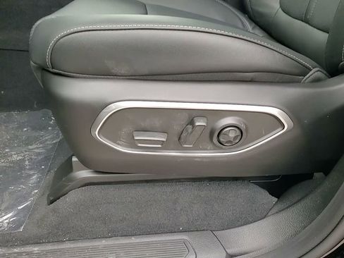 New 2026 Jeep Grand Wagoneer 4WD image 23