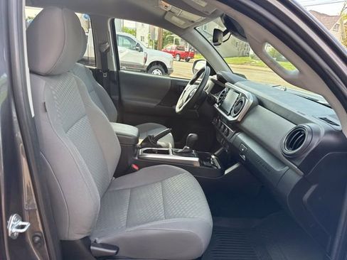 Used 2023 Toyota Tacoma SR5 AWD/4WD image 30