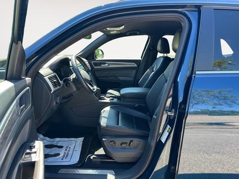 Used 2022 Volkswagen Atlas Cross Sport SE w/ Black Wheel Package AWD/4WD image 11