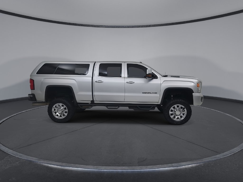 Used 2017 GMC Sierra 2500 Denali w/ Duramax Plus Package AWD/4WD image 19