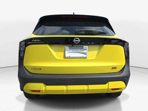 New 2026 Nissan Kicks SR image 8