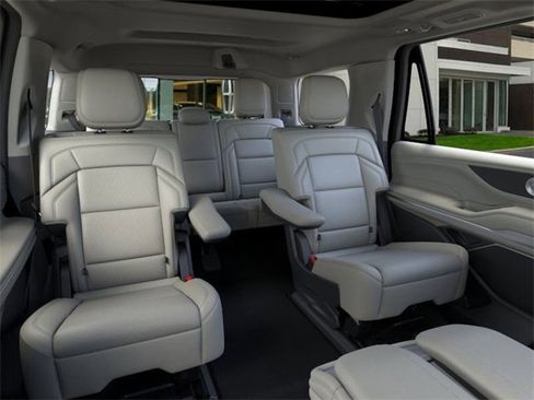 New 2025 Lincoln Navigator Reserve image 11