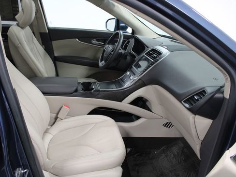Used 2019 Lincoln Nautilus Reserve FWD image 30