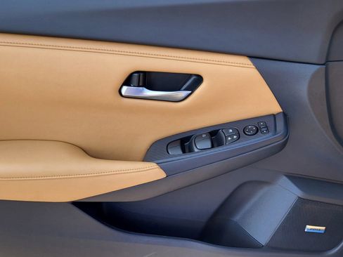 New 2025 Nissan Sentra SV w/ SV Premium Package image 8