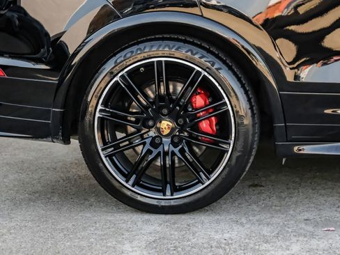 Used 2018 Porsche Cayenne GTS w/ Premium Package Plus AWD/4WD image 61