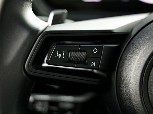 Certified 2025 Porsche Cayenne AWD/4WD image 36