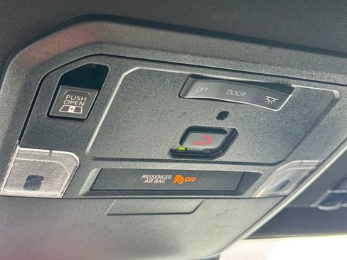 Used 2024 Toyota Tacoma TRD Off-Road image 29