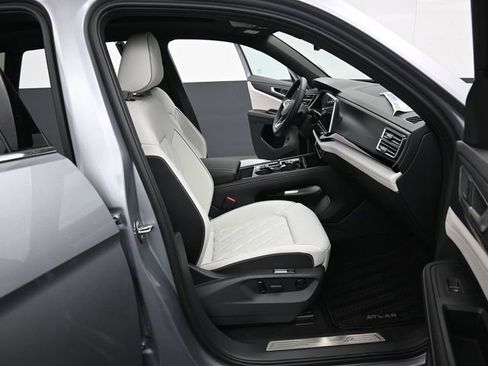 New 2026 Volkswagen Atlas Cross Sport SEL Premium R-Line image 14