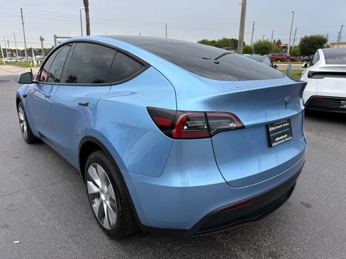 Used 2024 Tesla Model Y Long Range AWD/4WD image 7
