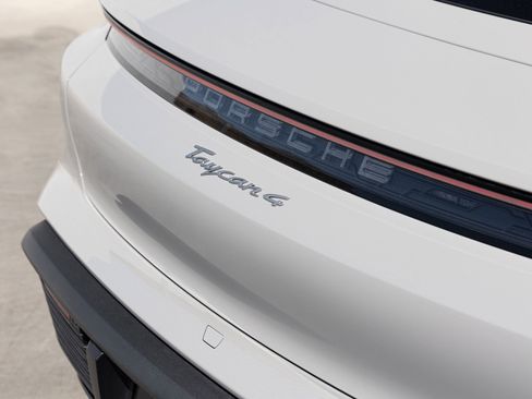 Certified 2025 Porsche Taycan AWD/4WD image 12