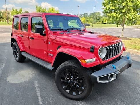 Certified 2024 Jeep Wrangler Unlimited Sahara AWD/4WD image 2