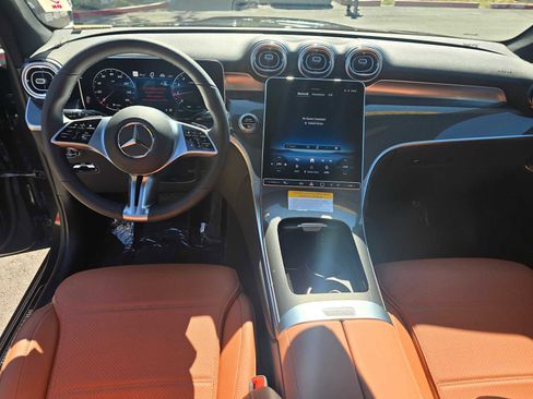 Used 2026 Mercedes-Benz GLC 300 4MATIC image 23