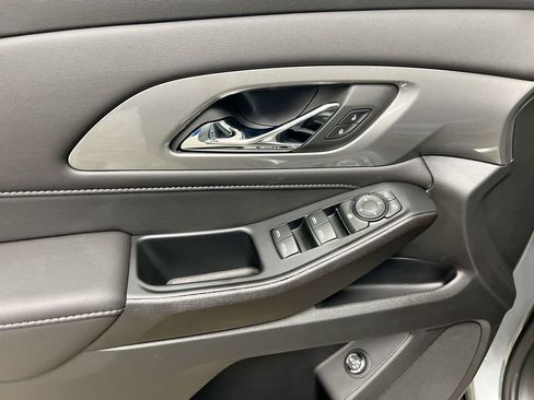Used 2023 Chevrolet Traverse LT image 20