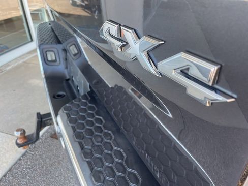 Used 2017 RAM 1500 Laramie w/ Convenience Group AWD/4WD image 13