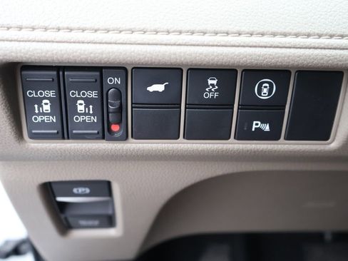 Used 2022 Honda Odyssey Touring image 19