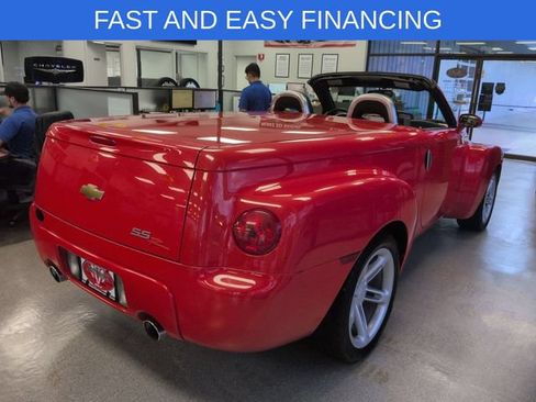 Used 2004 Chevrolet SSR w/ Preferred Equipment Group RWD image 3
